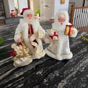 NWT Dept 56 Possible Dreams Clothique Mr and Mrs Claus with Bears